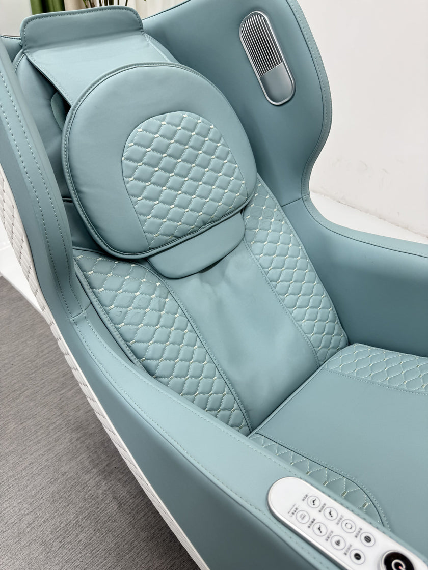 Apex 4D SpacePod™ Master-Class Massage Chair