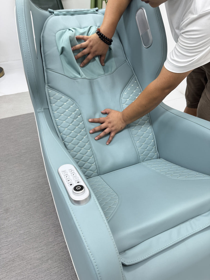 Apex 4D SpacePod™ Master-Class Massage Chair