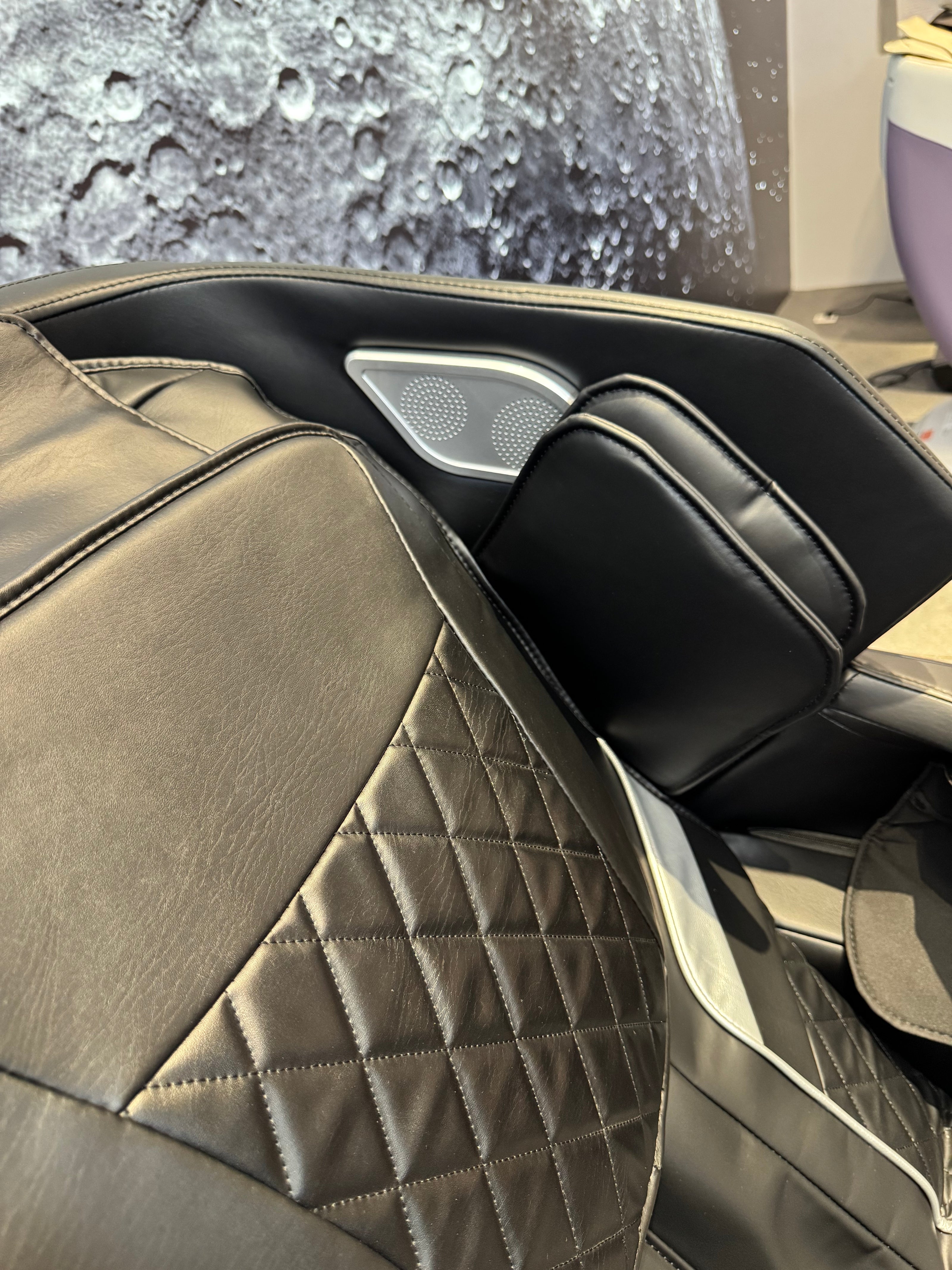4D Space Capsule Master-Class Massage Chair
