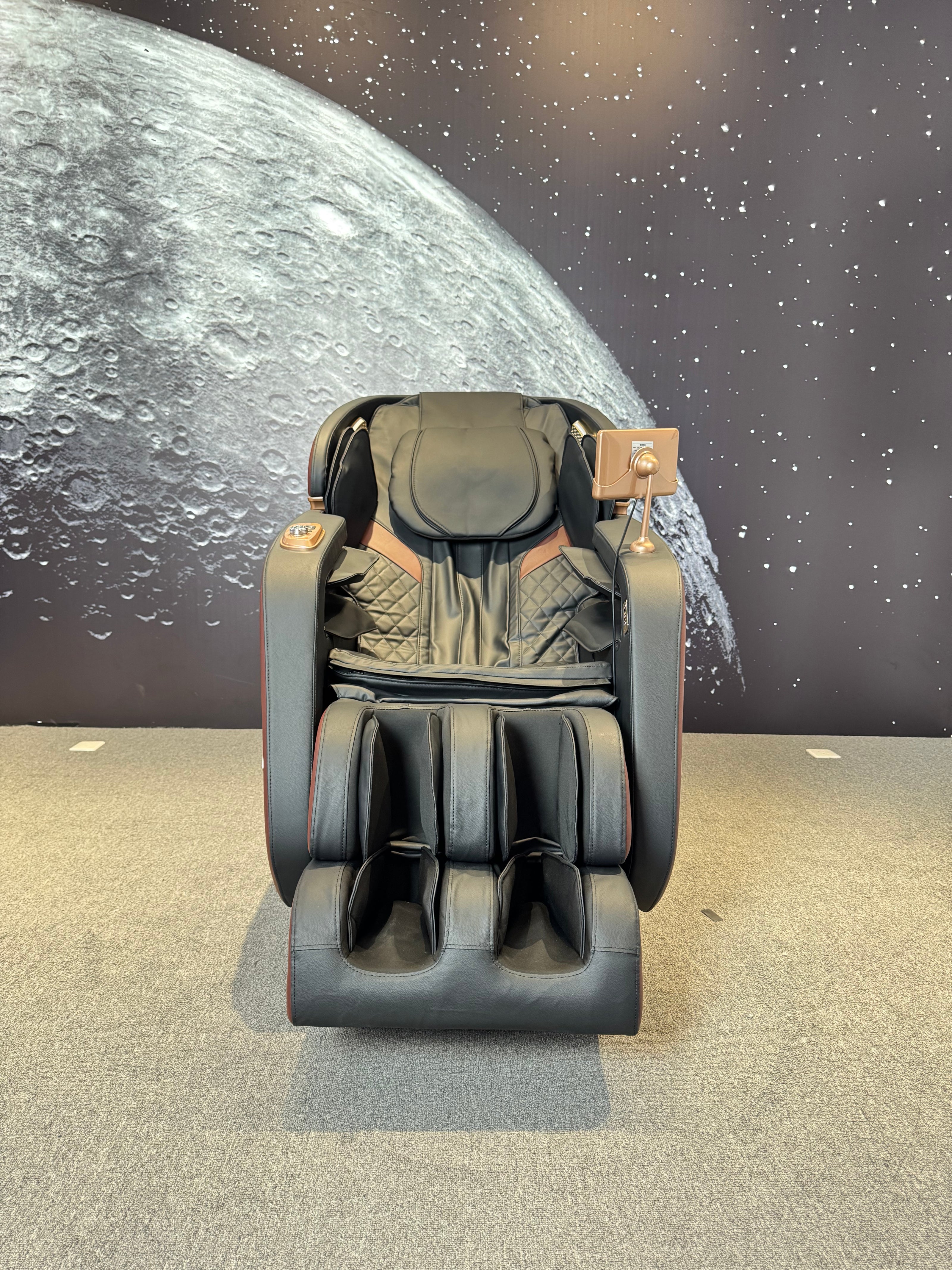 4D Space Capsule Motion Massage Chair