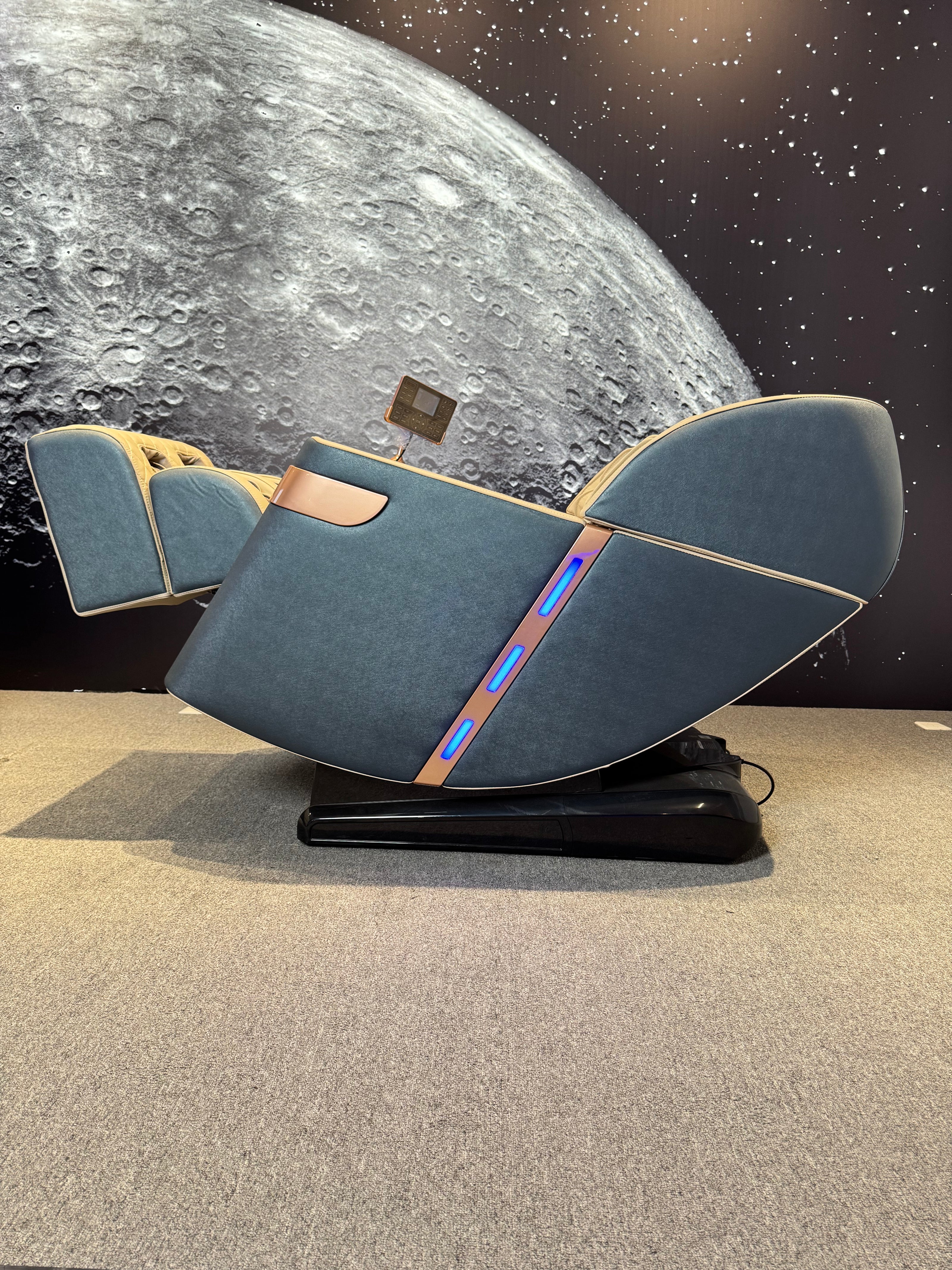 4D Space Capsule Enchant Massage Chair