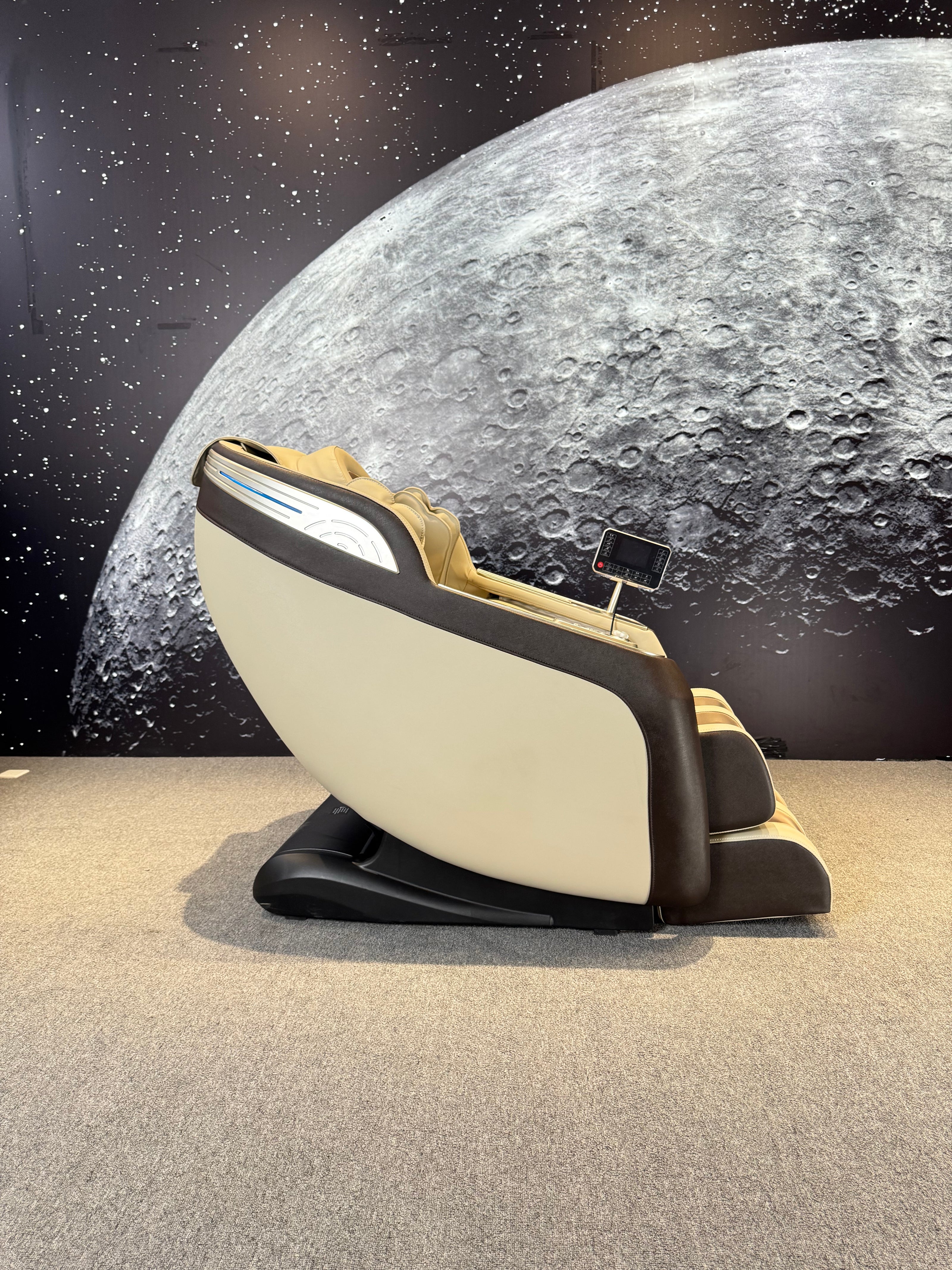 4D Space Capsule Master-Class Massage Chair Max