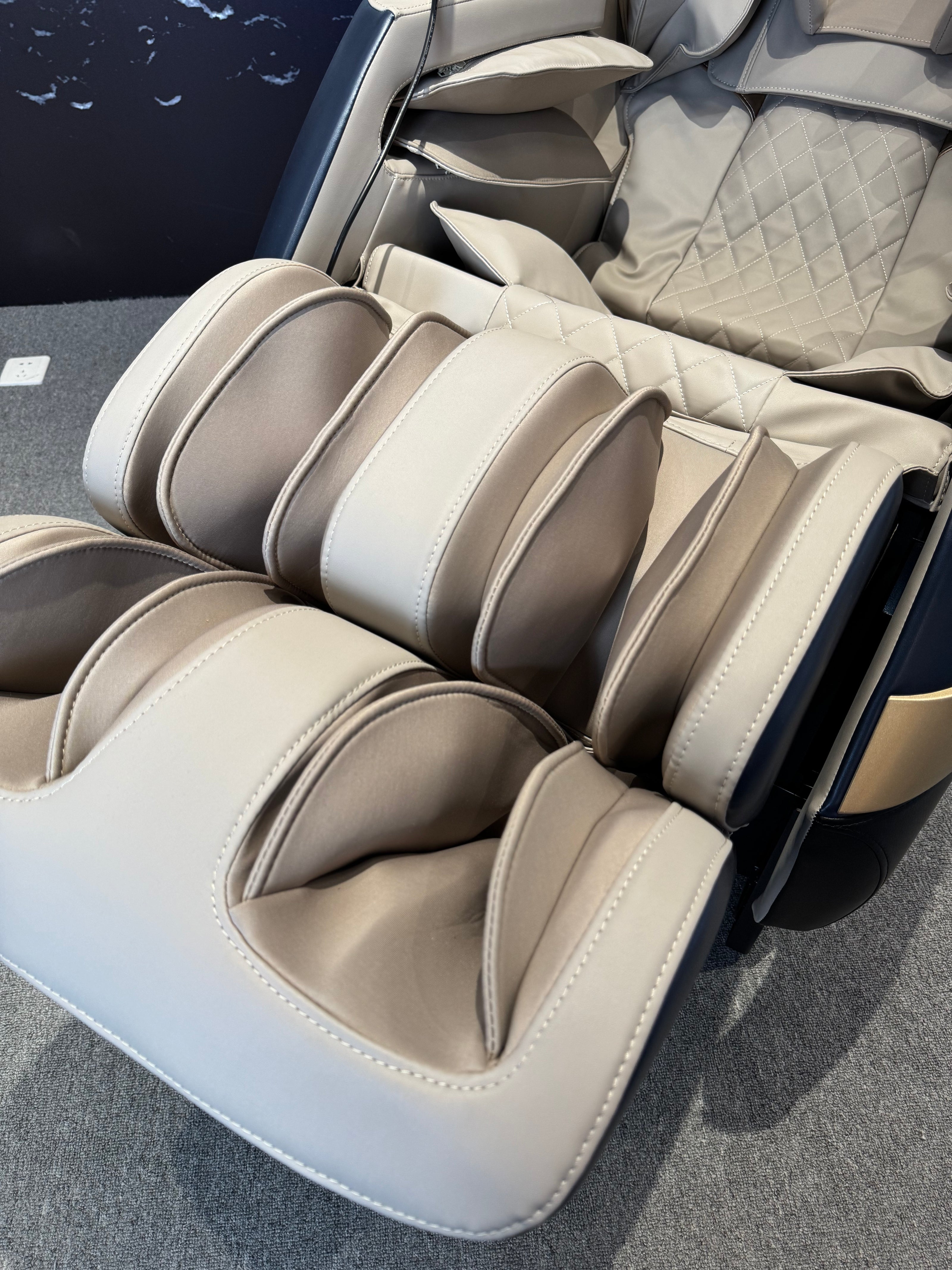 4D Smart Motion Space Capsule Massage Chair
