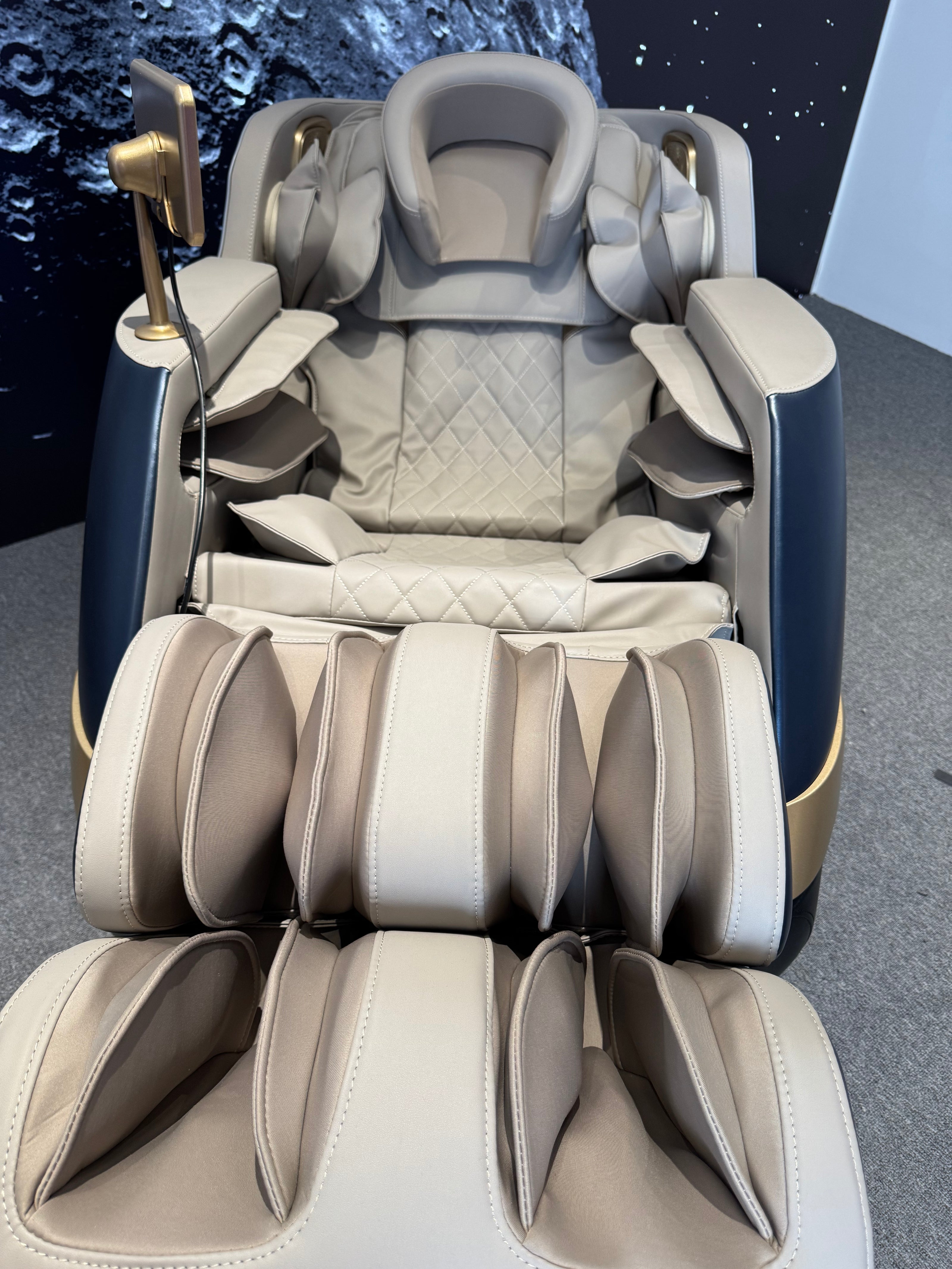 4D Smart Motion Space Capsule Massage Chair