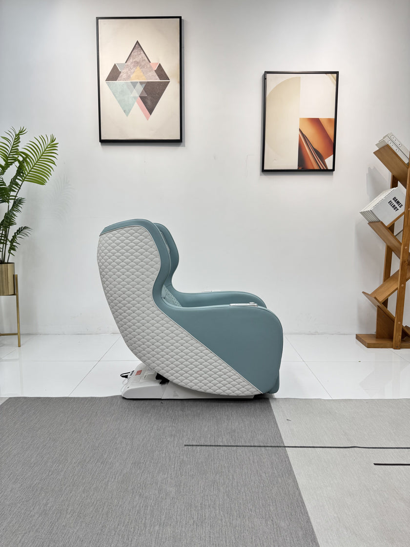Apex 4D SpacePod™ Master-Class Massage Chair