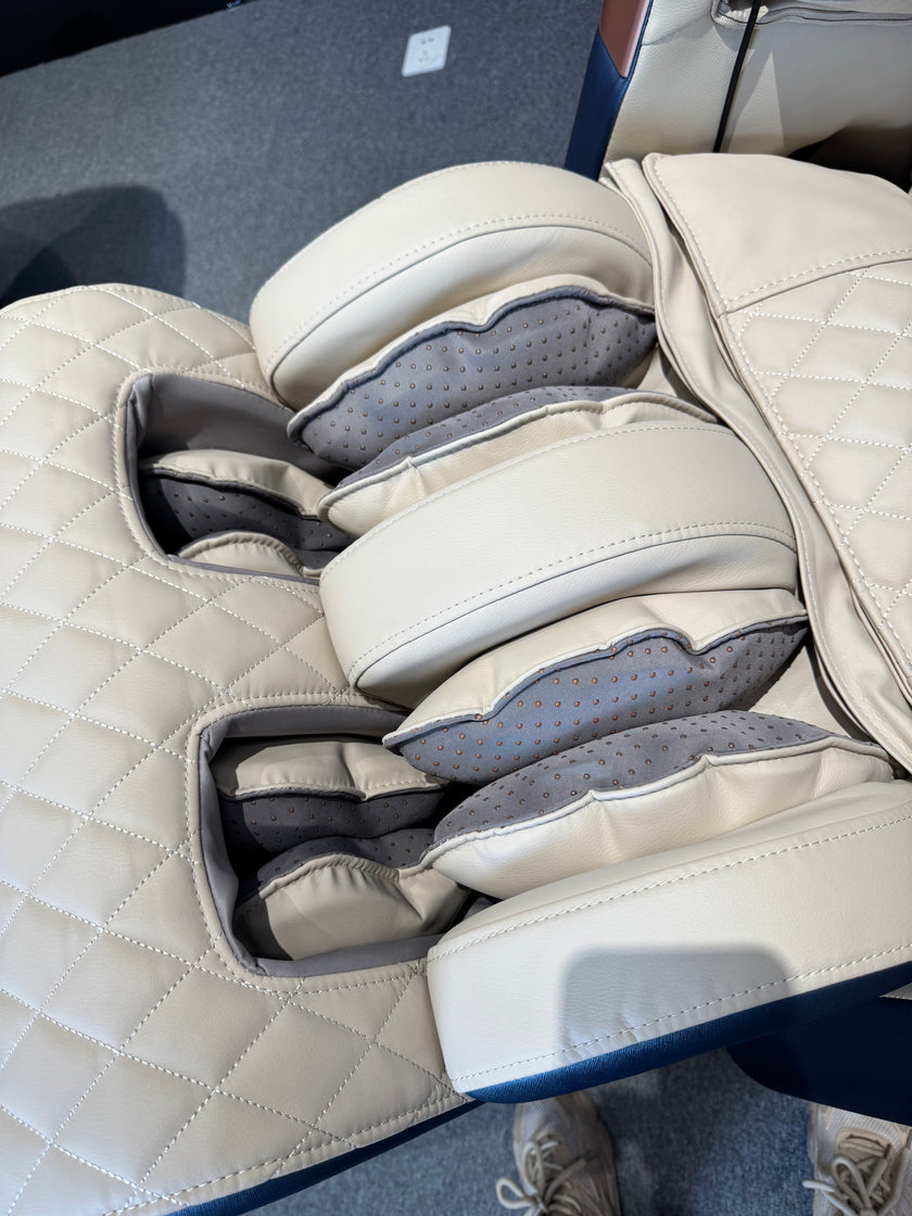 4D Space Capsule Enchant Massage Chair