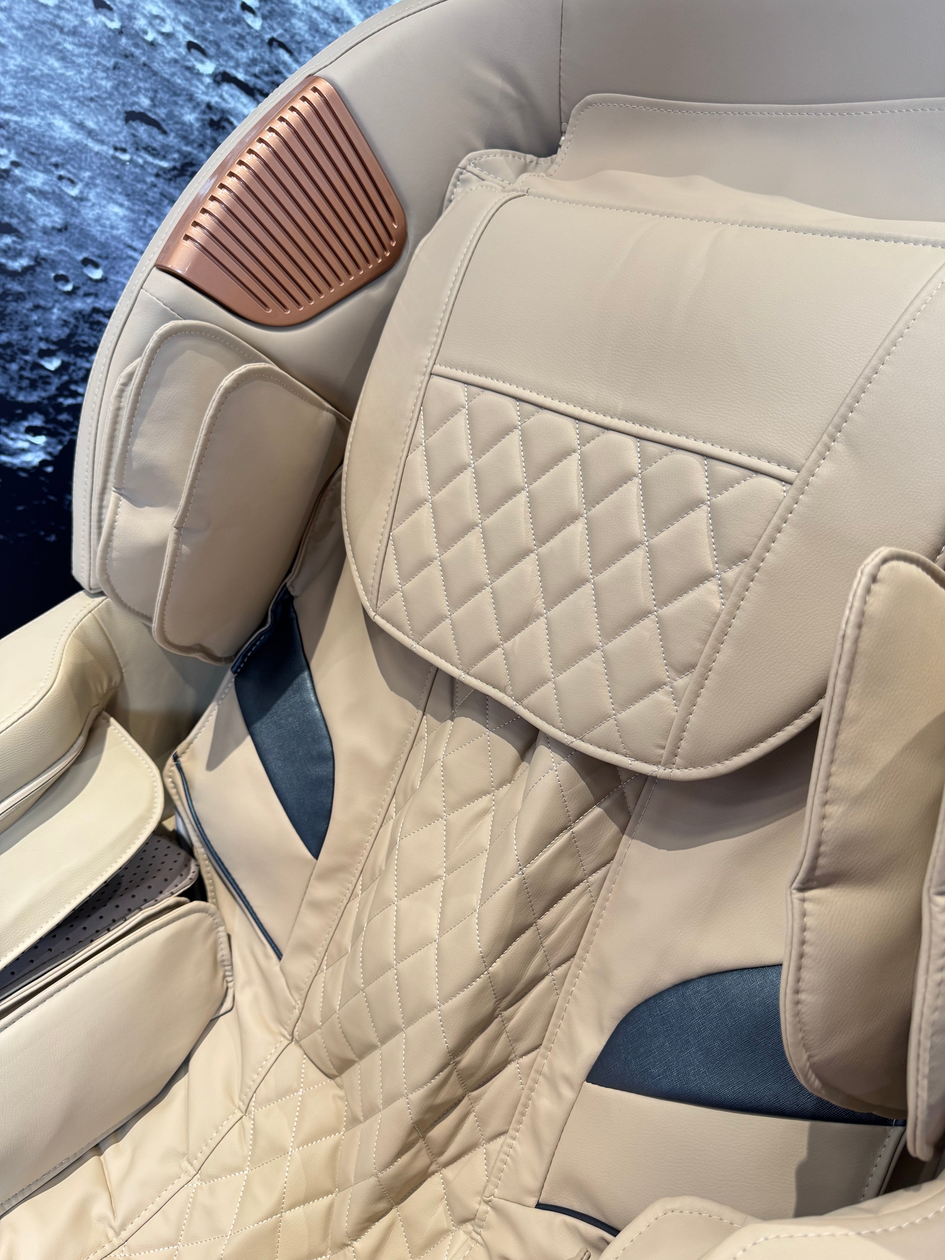 4D Space Capsule Enchant Massage Chair
