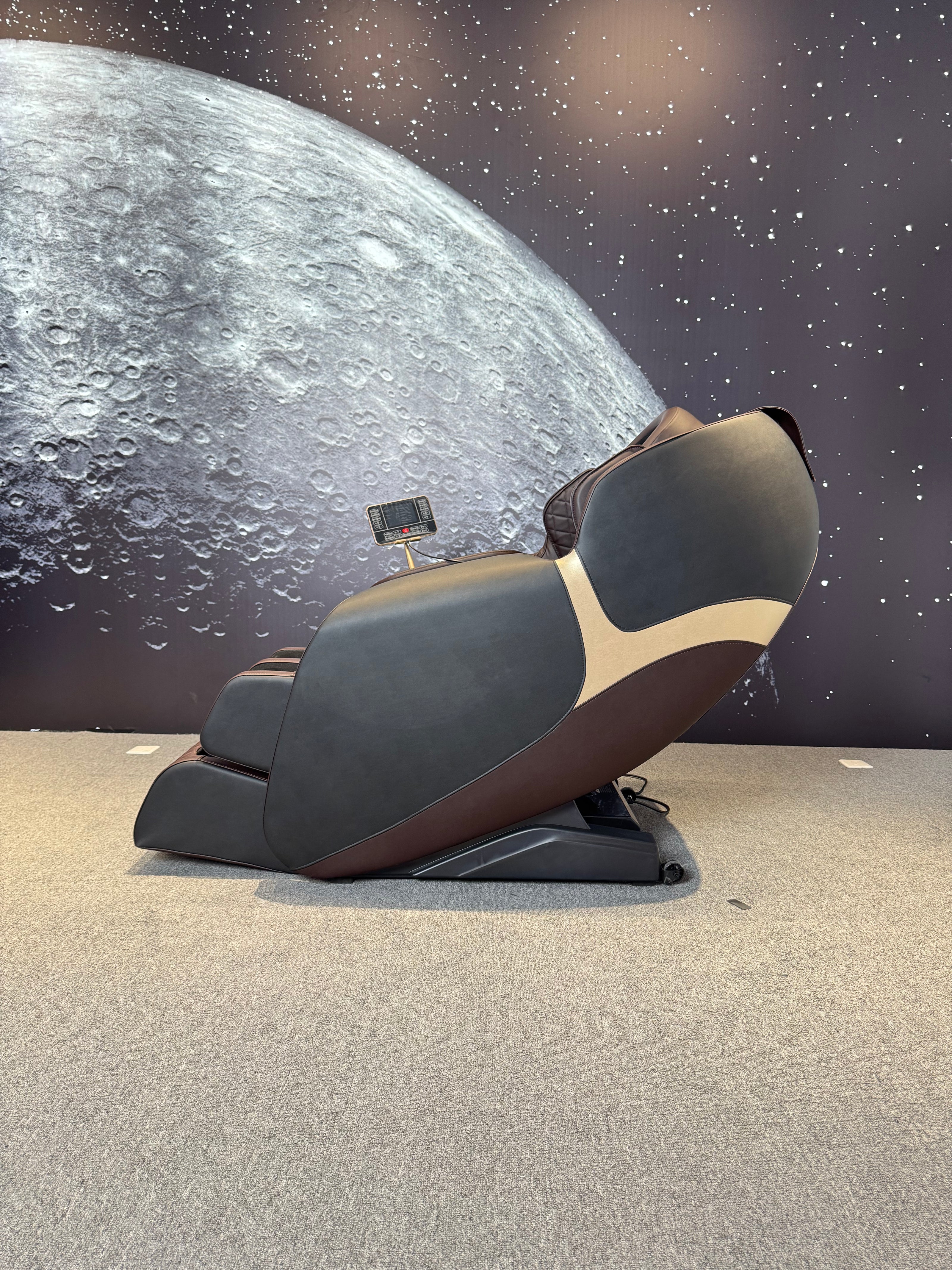 4D Space Capsule WholeBody® ROVE Massage Chair
