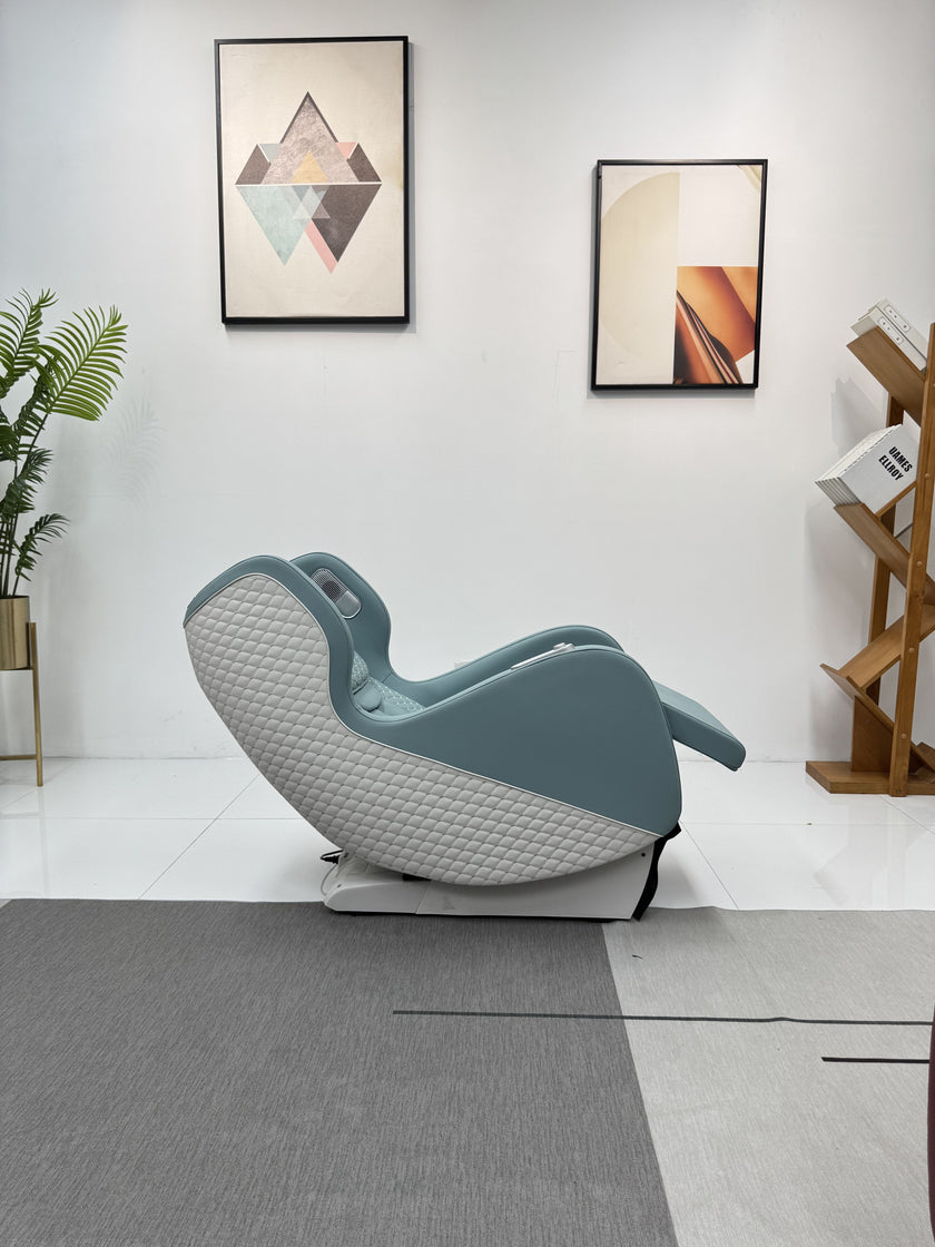 Apex 4D SpacePod™ Master-Class Massage Chair