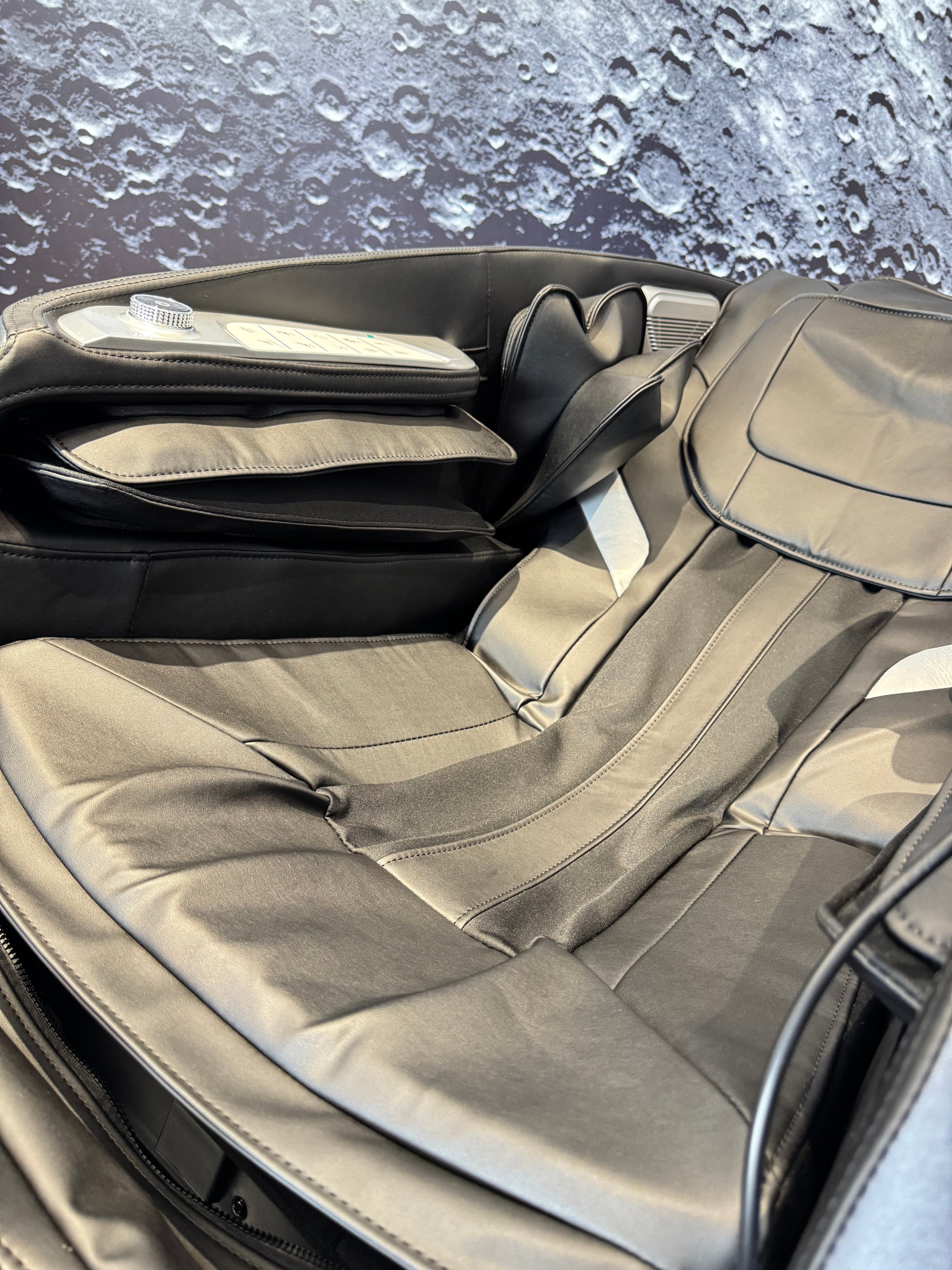 4D Space Capsule Dynamic Massage Chair