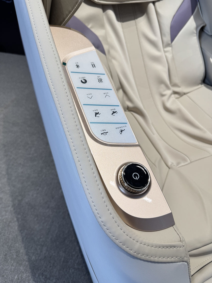 Zenith 4D AeroPod™ Massage Chair