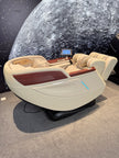 4D Space Capsule Series Enjoy the massage chair.