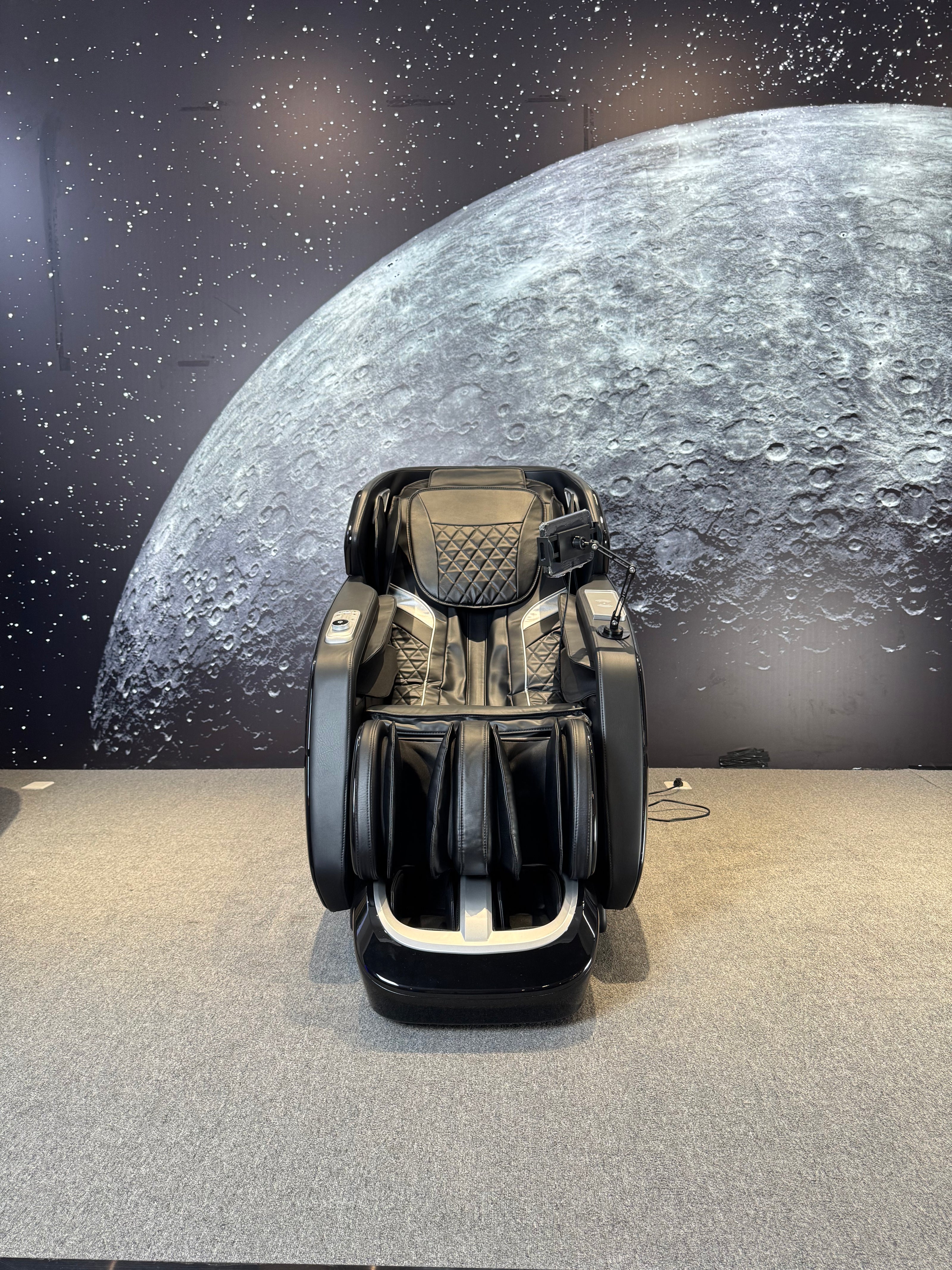 4D Space Capsule Master-Class Massage Chair