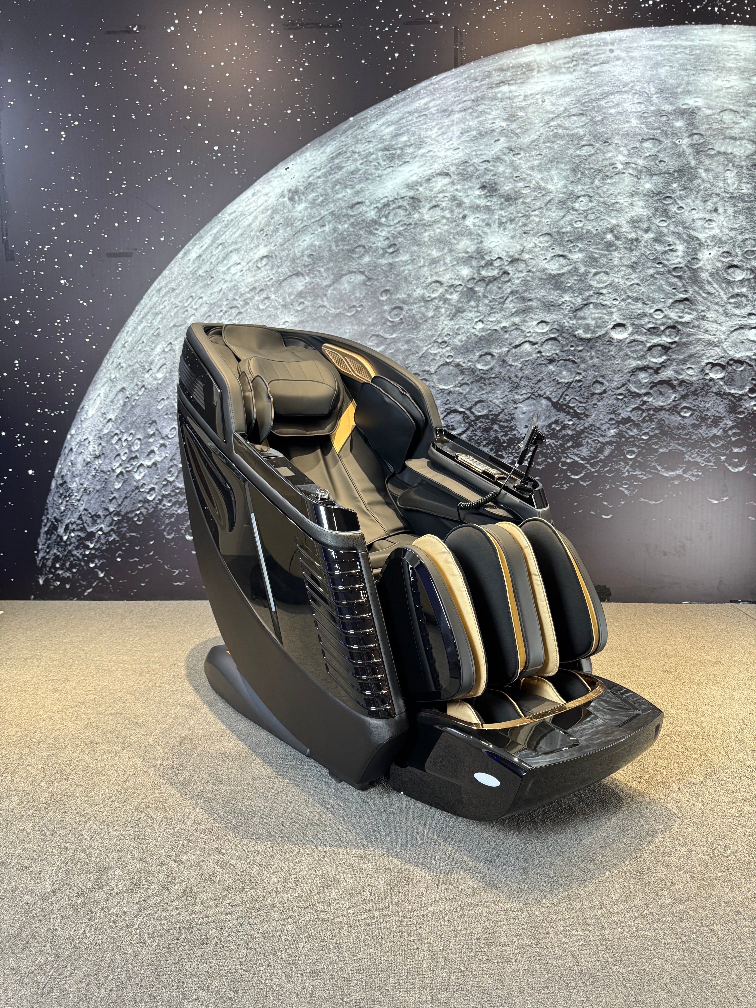 4D Space Capsule Master-Class Massage Chair Pro