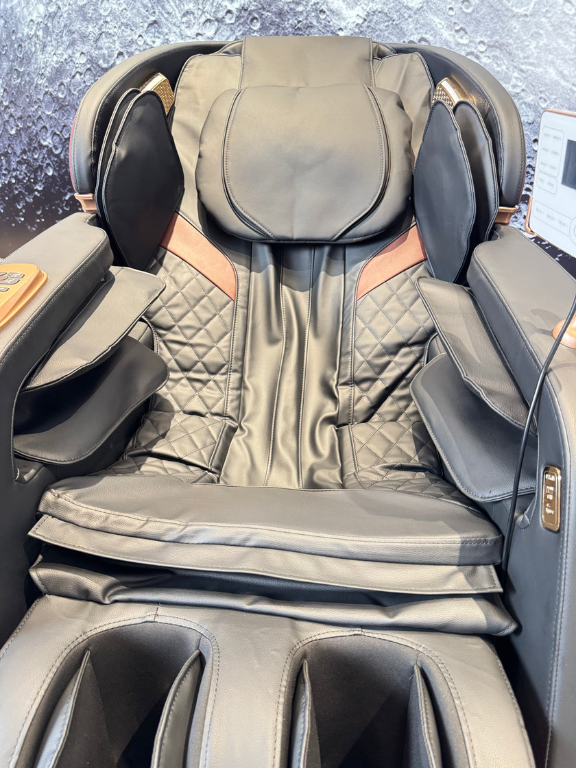 4D Space Capsule Motion Massage Chair