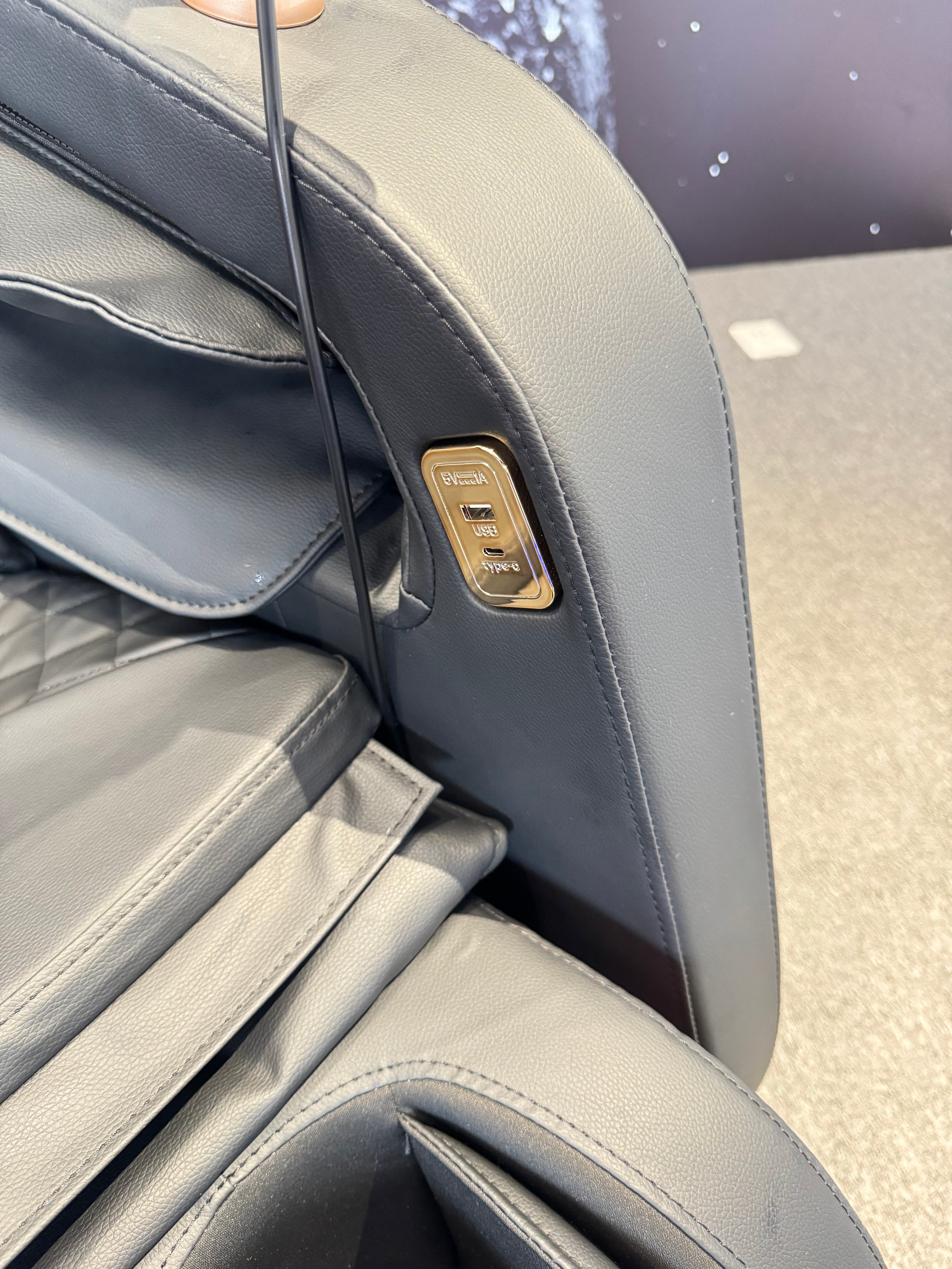 4D Space Capsule Motion Massage Chair